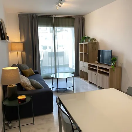 Apartment Modern Sea-view With Pool & Gym Access *